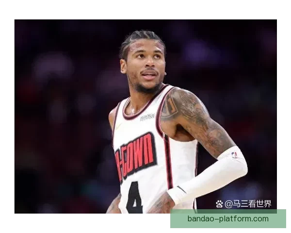 NBA官方重罚里德五万美元因质疑火箭比赛裁判判罚公正性引发争议